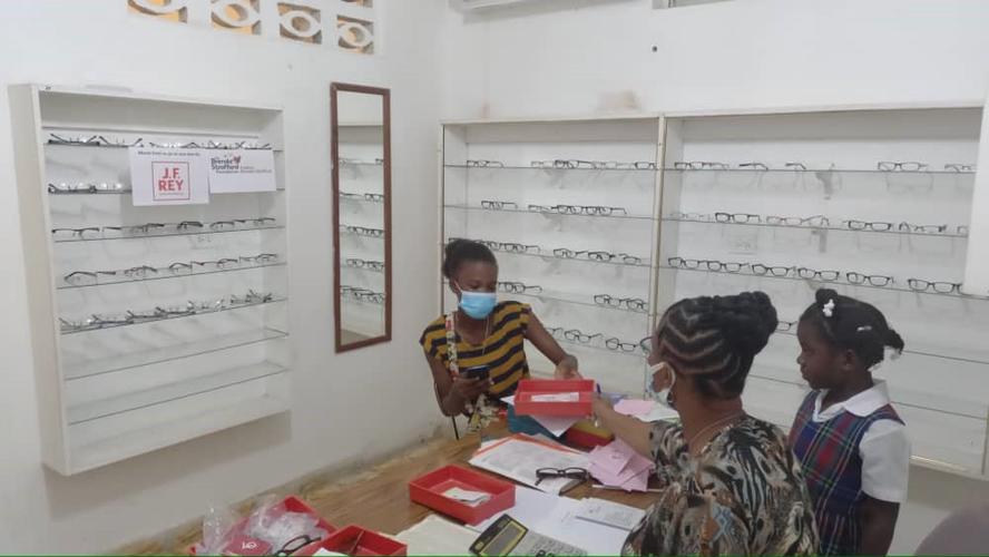 Institut Brenda Strafford thanks JF Rey Eyewear Canada